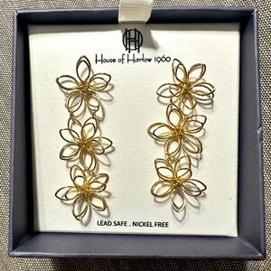 House of Harlow 1960 - Gold flower earrings in beautiful gift box